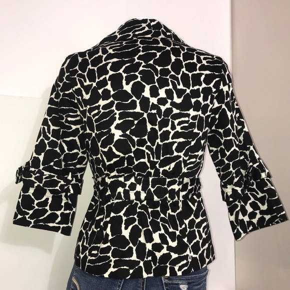 Talie Classic B&W Animal Print Padded BeltedBlazer - Picture 7 of 10